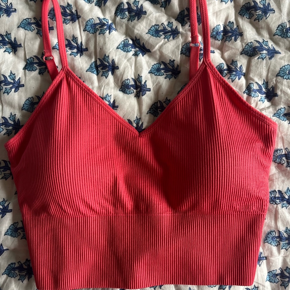 Pink ribbed cropped tank top